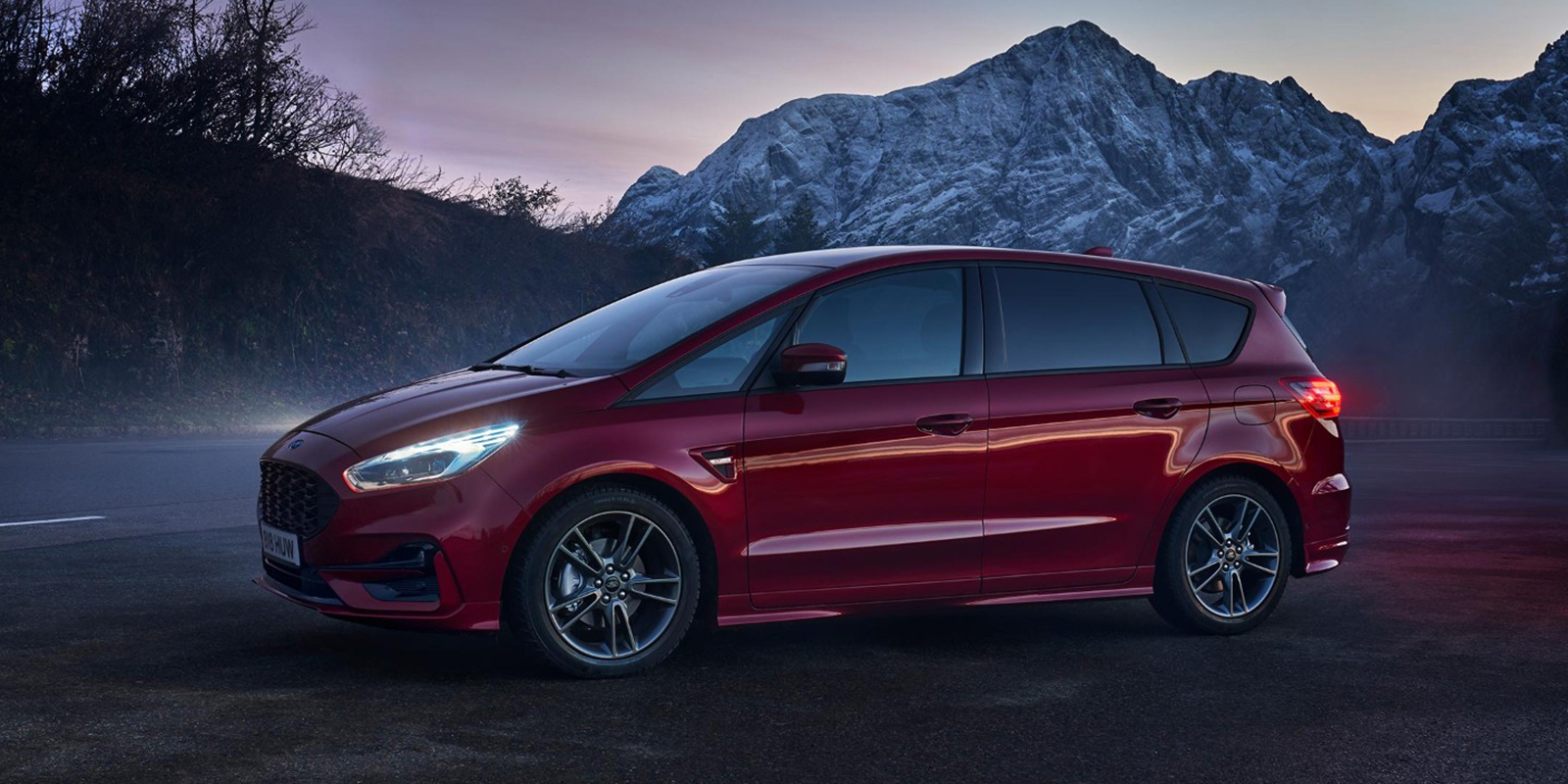 Der Ford S-MAX HYBRID Der Ford S-MAX HYBRID